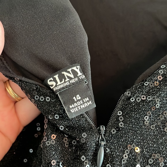 Black Shimmer SLNY Dress - Picture 4 of 4